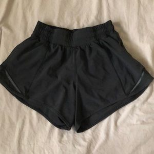 Lululemon Hotty Hot Shorts Low Rise 4 inch
